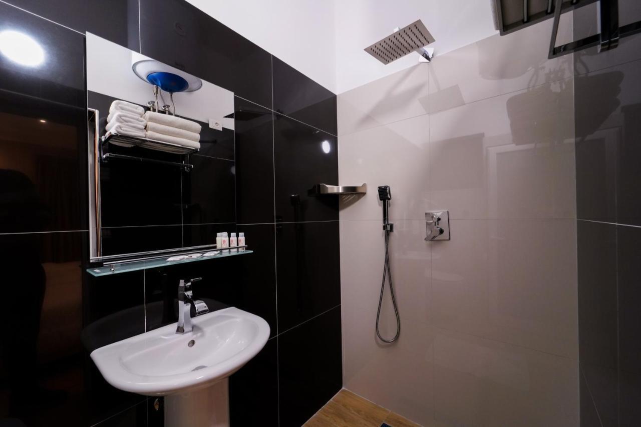 Sr99 Hotel Tiran Dış mekan fotoğraf