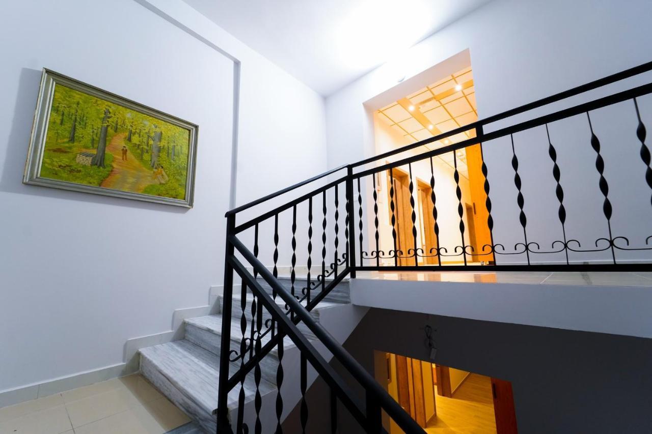 Sr99 Hotel Tiran Dış mekan fotoğraf