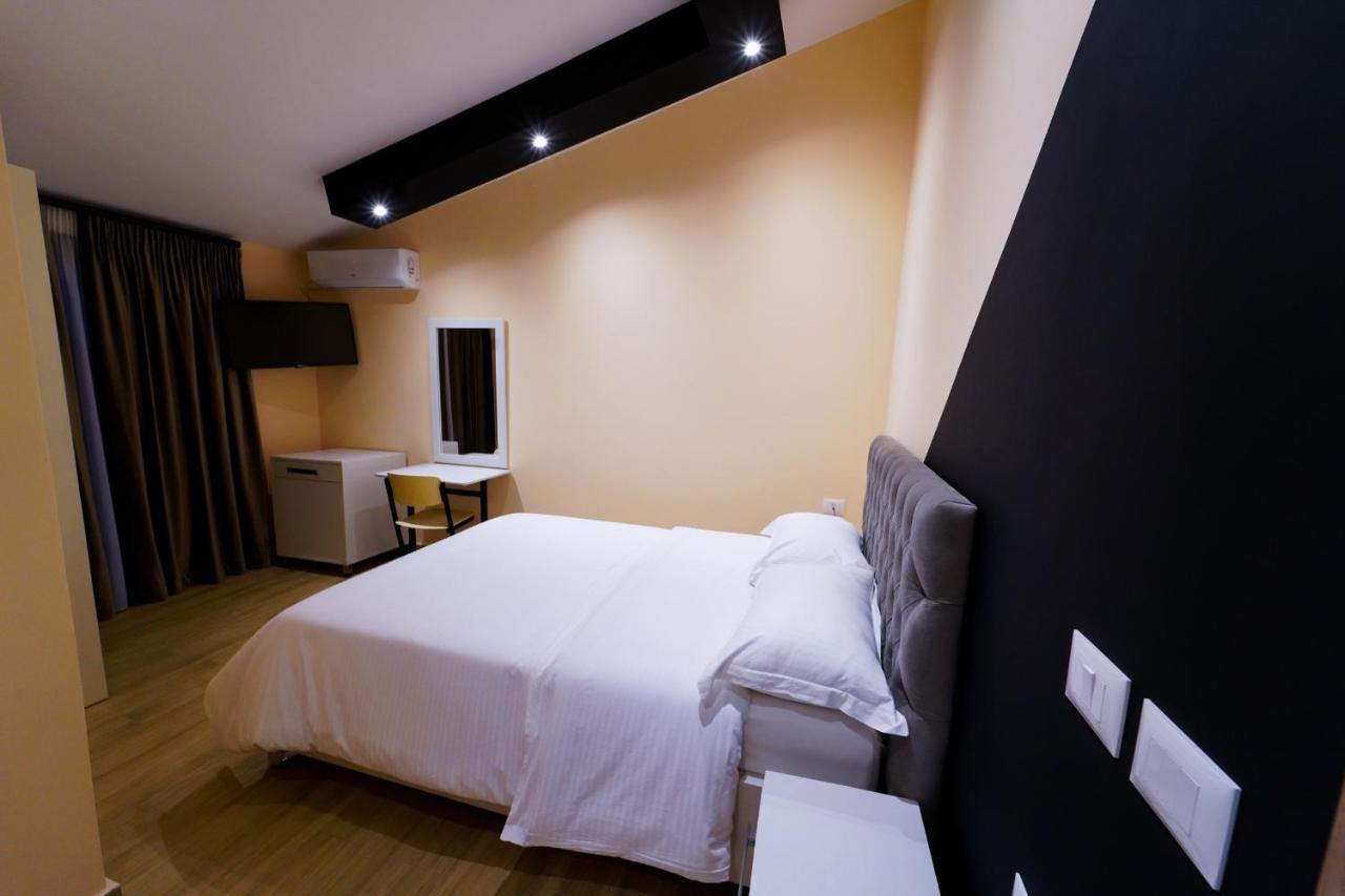 Sr99 Hotel Tiran Dış mekan fotoğraf