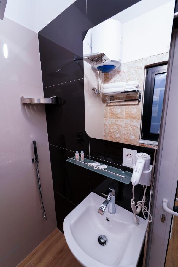 Sr99 Hotel Tiran Dış mekan fotoğraf