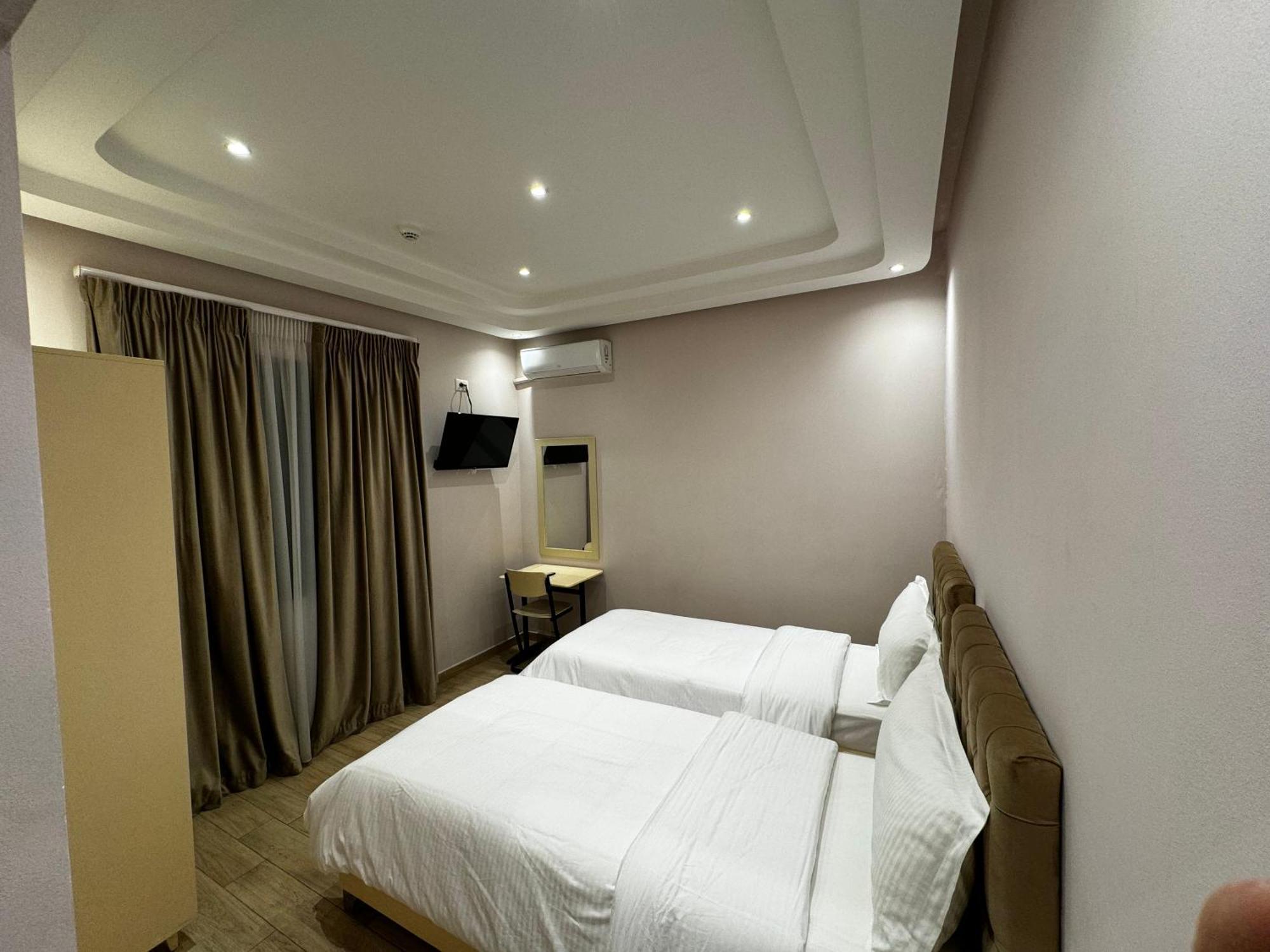 Sr99 Hotel Tiran Dış mekan fotoğraf